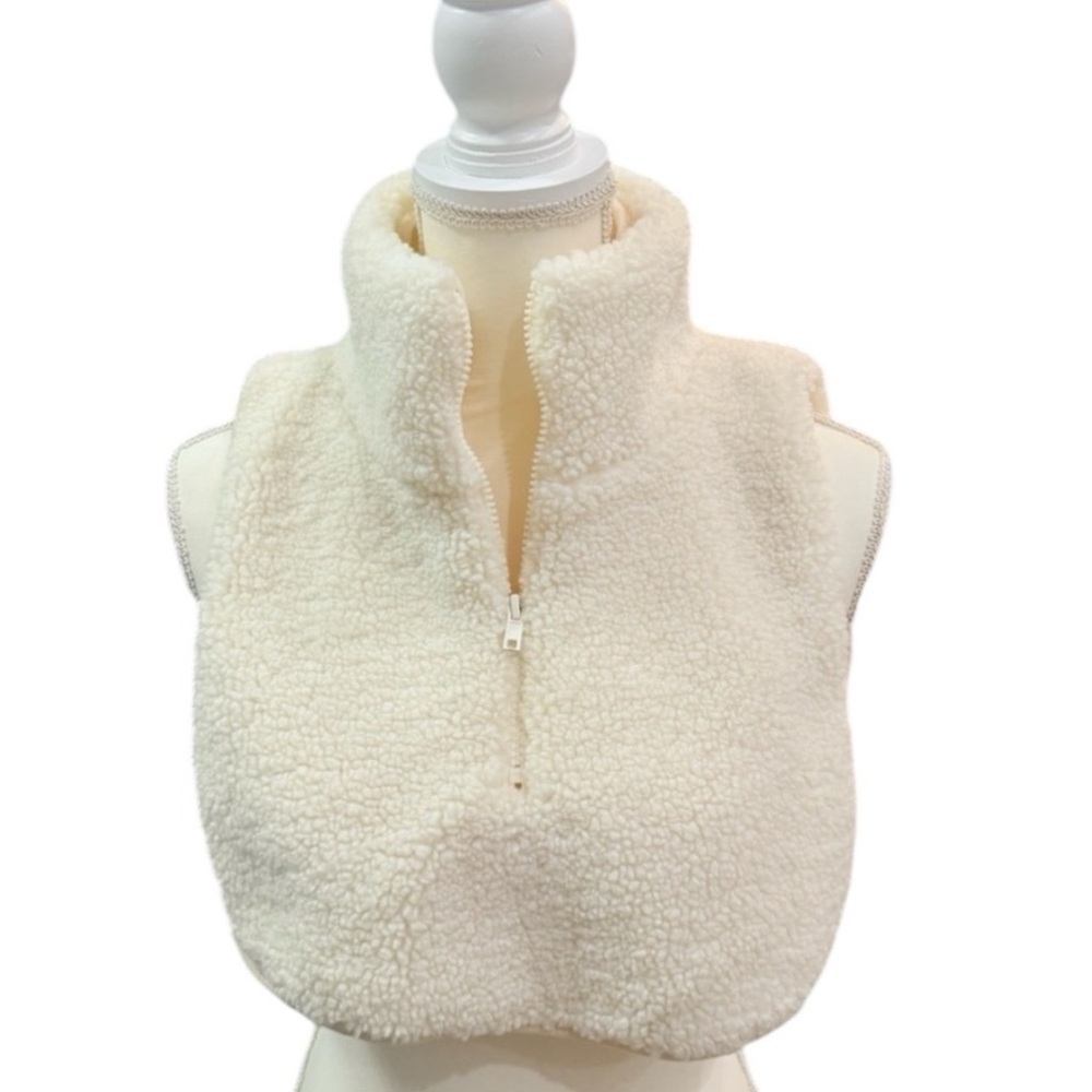 H&M Half-Zip Pull Over Ivory Faux Shearling Collar Cozy High Collar One size